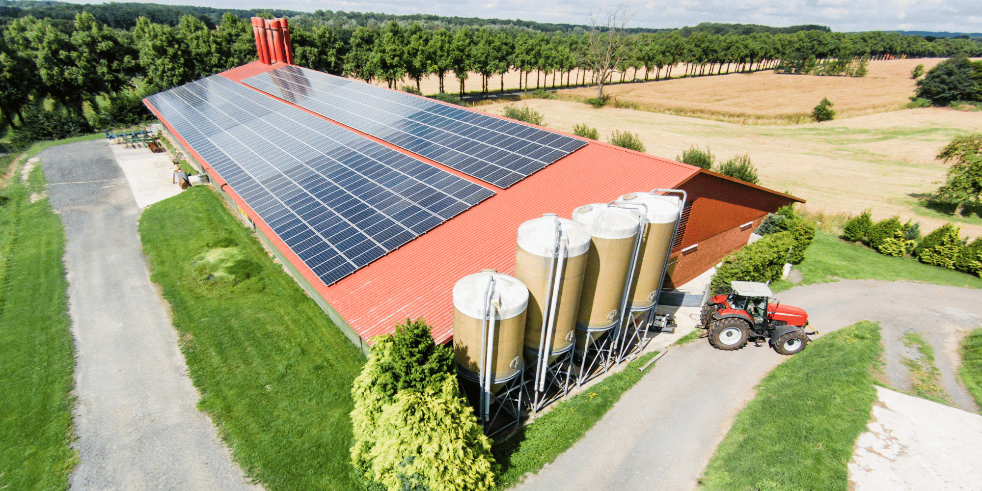 d&eacute;couvrez le hangar solaire 2025, une solution innovante et durable pour optimiser l'&eacute;nergie solaire dans vos projets agricoles ou industriels. profitez d'un espace polyvalent, &eacute;co-responsable, alliant performance et respect de l'environnement.