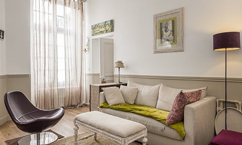 découvrez les étapes essentielles pour réussir la rénovation de votre appartement, de la planification à la finition, pour un espace moderne et confortable.